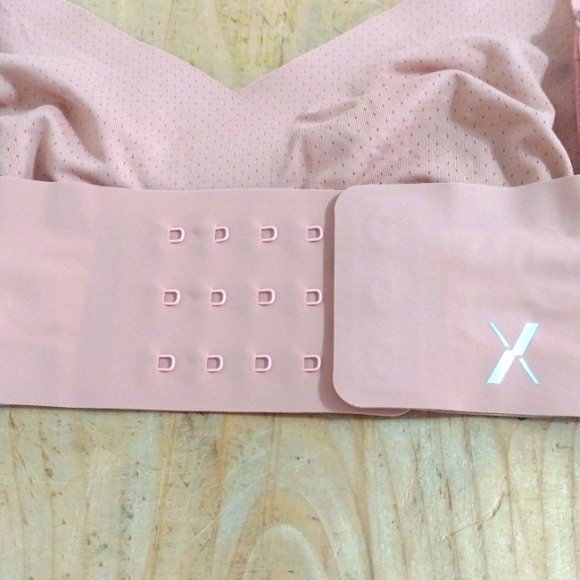 Knix Pink Wireless Non Padded V-neck Bra Size 2 or 36A - Picture 4 of 8